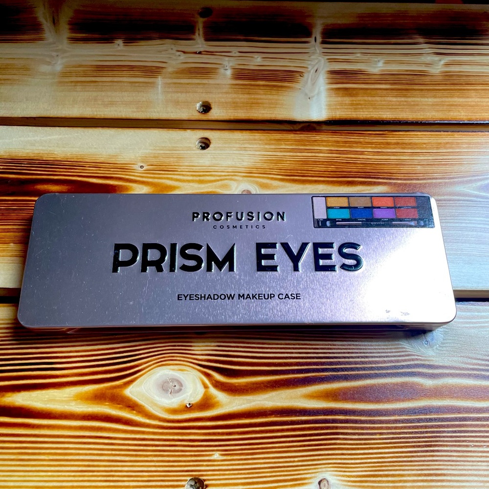 Prism eye shadow pallet